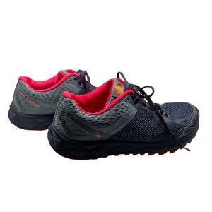 New Balance All Terrain Trail Running Shoes Women’s 7.5 Gray Pink